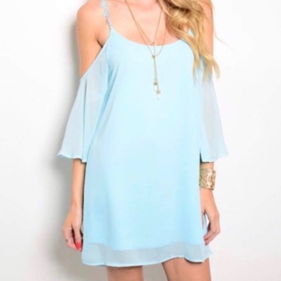 Dresses & Skirts - NWT Peppermint Flattering Lightweight Darling Dress